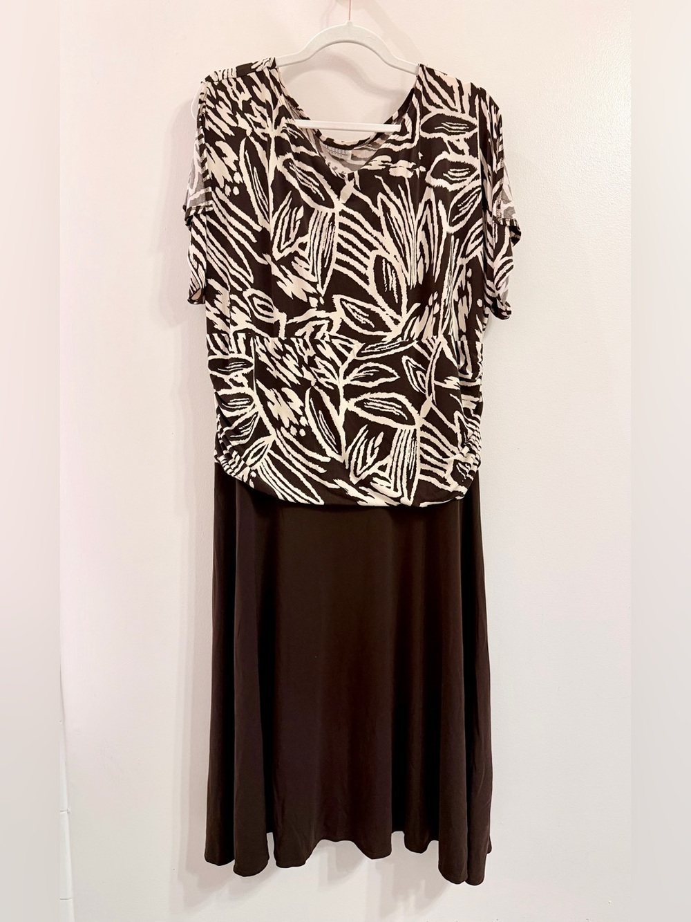 Enfocus Studio Brown and Cream Fall Leaf-Print Midi Dress Plus Size 20-22